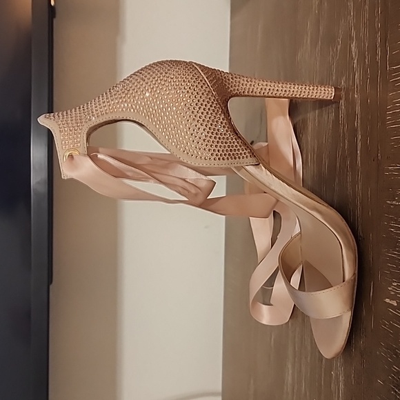 Shoes - Picture 5 of 5